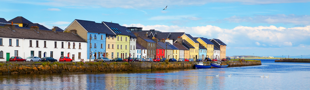 Galway Küstenhäuser